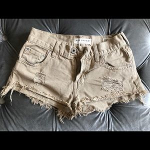 Bullhead Khaki shorts from pac sun size 0